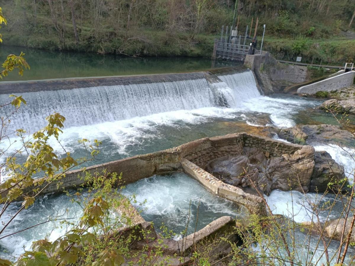 La Salmonera Cangas De Onis Caño Zewnętrze zdjęcie