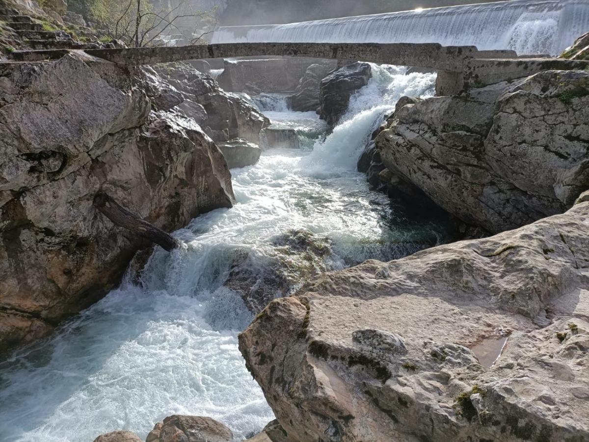La Salmonera Cangas De Onis Caño Zewnętrze zdjęcie