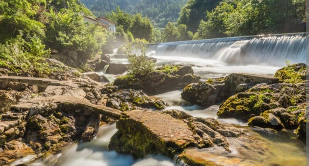 La Salmonera Cangas De Onis Caño Zewnętrze zdjęcie