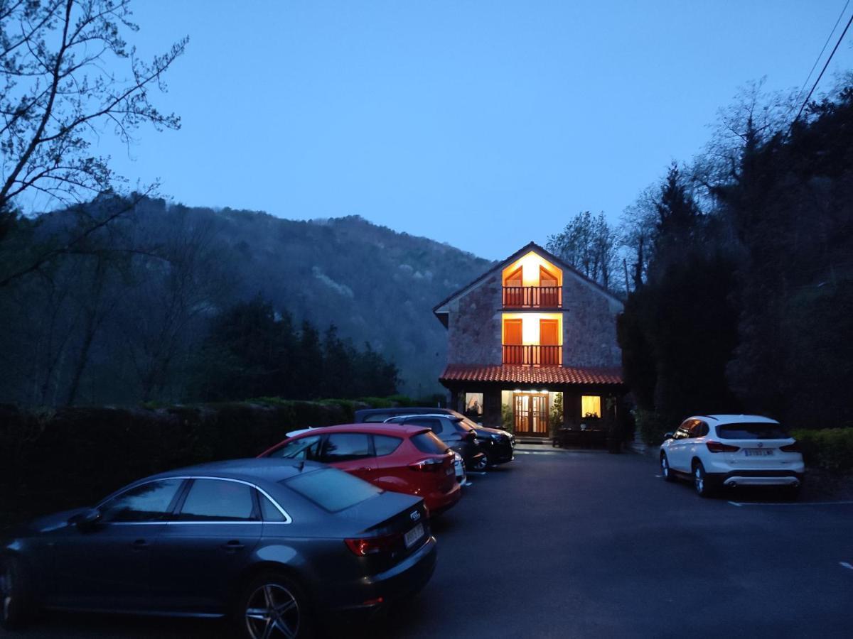 La Salmonera Cangas De Onis Caño Zewnętrze zdjęcie