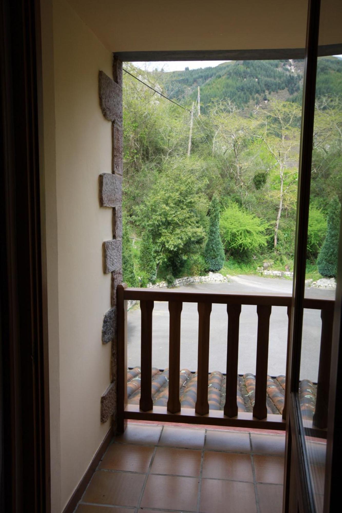 La Salmonera Cangas De Onis Caño Zewnętrze zdjęcie