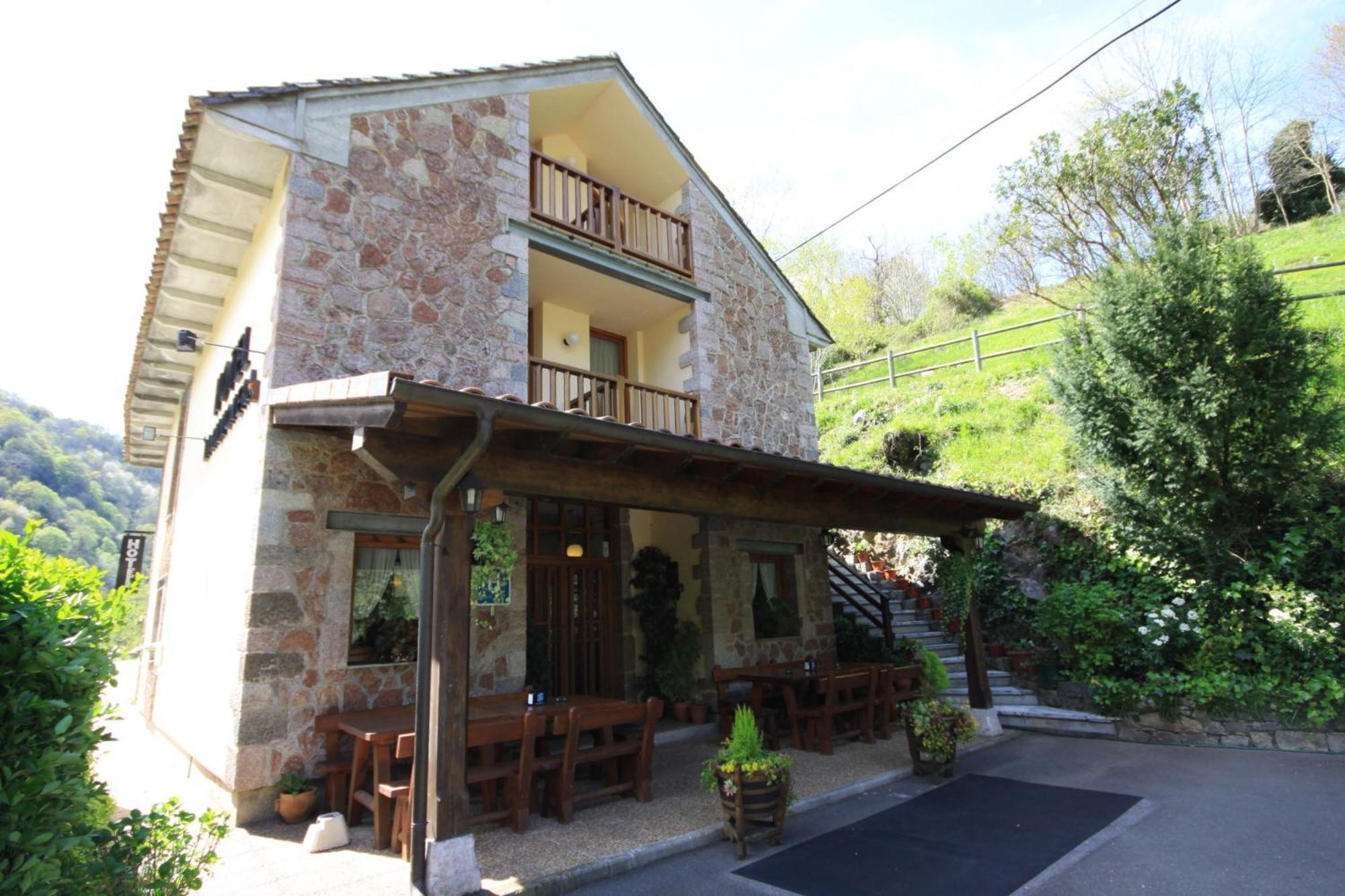 La Salmonera Cangas De Onis Caño Zewnętrze zdjęcie